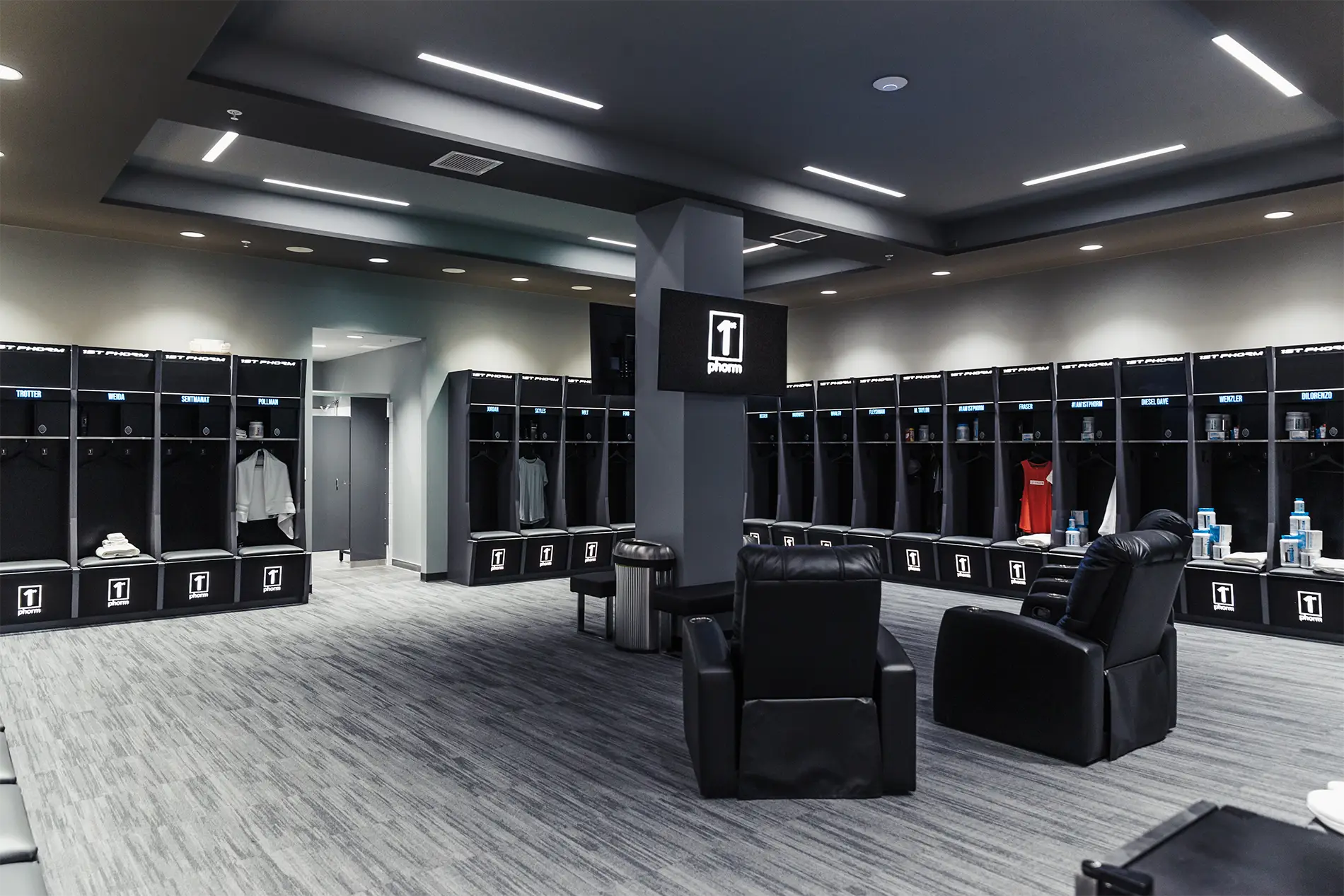 1st Phorm locker room